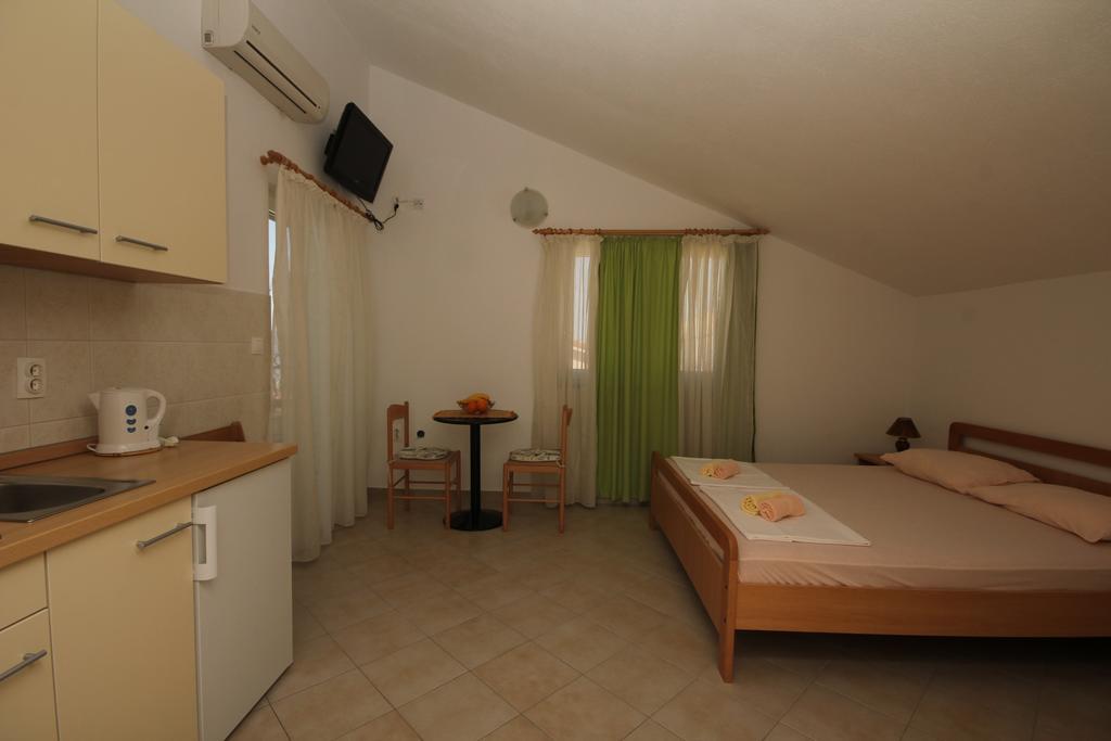 Apartments Adriatika Makarska Kamer foto